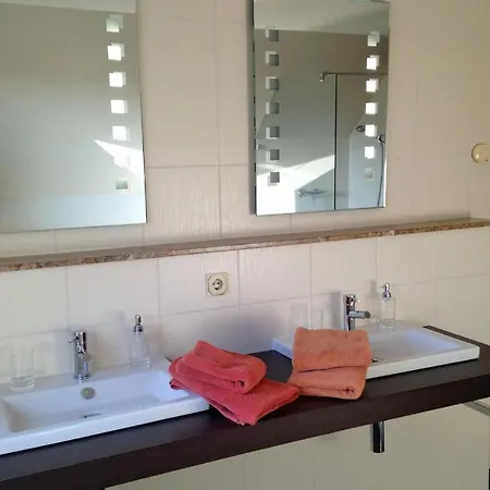 Familie Lang Пирна