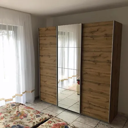 Familie Lang Апартаменты Пирна