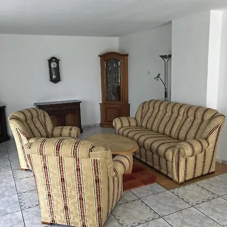 Familie Lang Пирна